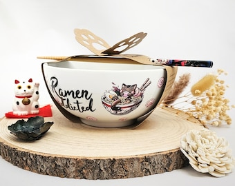Ramen addicted Porzellanschüssel – Kawaii Katze in Ramenschüssel, Geschenkset mit Essstäbchen & Katzenpfoten-Verpackung