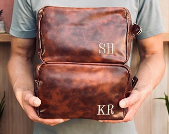 Groomsman Gift Personalize Shaving Kit Toiletry Bag Brown Leather Dopp Kit Groomsmen Wedding Gift Christmas Gift for Men Anniversary Gift