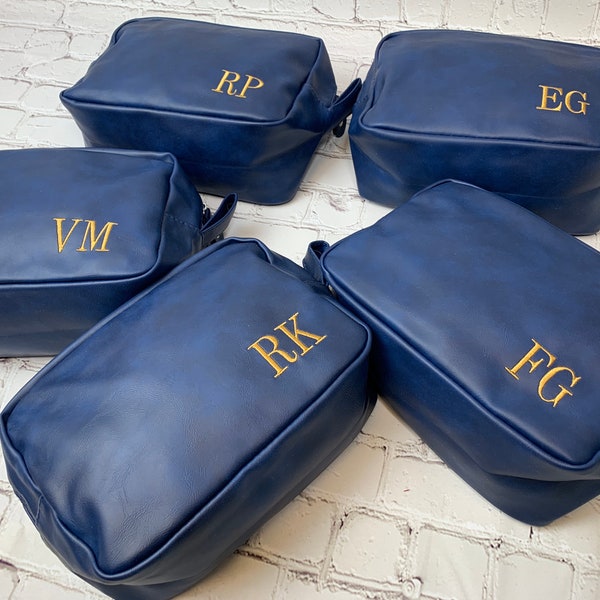 Groomsmen Proposal Gifts Groomsman Bag Personalize Groomsman Gift Men Toiletry Bag Travel Leather Bag Dopp Kit Monogram Wedding Gift For Him