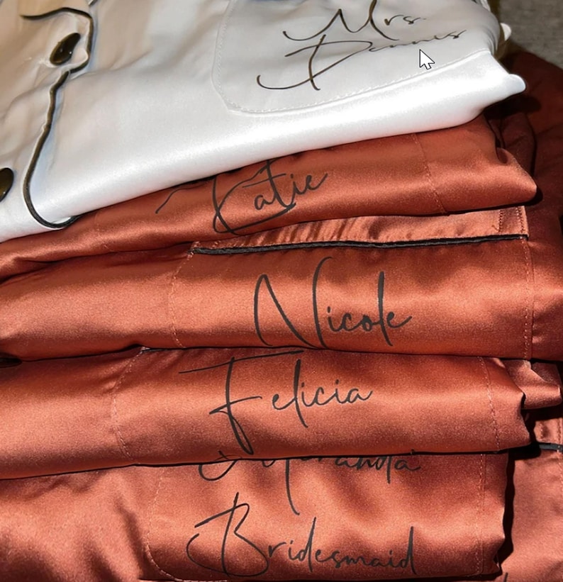 Wedding Getting Ready Outfits Pajama Pants Set Sleep Shirts Bridesmaid Gifts PJs PJ Shorts Personalize Monogram Bridesmaid Proposal Photo bild 1