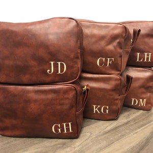 Groomsmen Gift Personalize Dopp Kit Wedding Groomsmen Gift Bag Travel Leather Toiletry Bag Shaving Bags Bachelor Proposal Gift Groom Gift