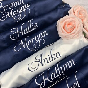 Wedding Getting Ready Outfits Pajama Pants Set Sleep Shirts Bridesmaid Gifts PJs PJ Shorts Personalize Monogram Bridesmaid Proposal Photo bild 2
