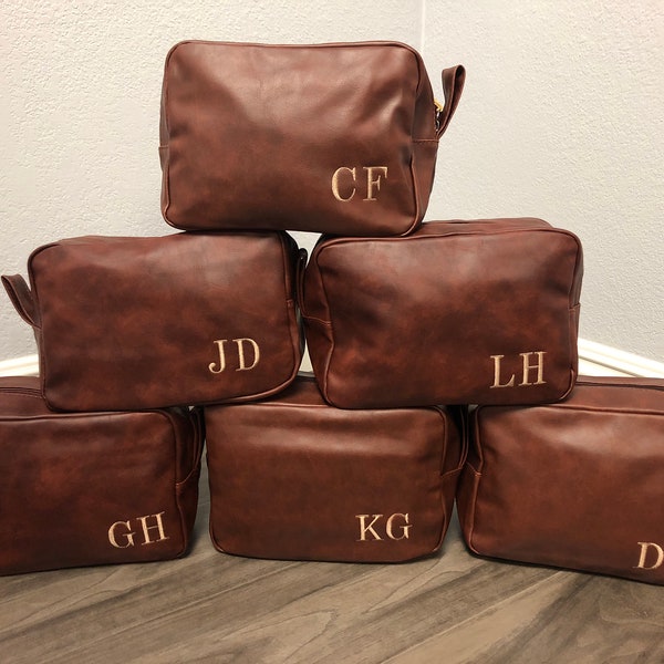 Groomsmen Gift Bag Personalize Shaving Kit Groomsman Gift Toiletry Bag Brown Leather Dopp Kit Wedding Gift Groom Travel Case Set