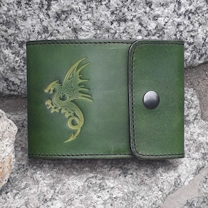 Porta-talão de cheques de couro para talão de cheques longo com decoração Winged Dragon (16 cores para escolher)
