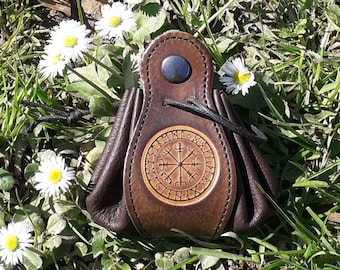 Leather pouch , viking design &quot;vegvisir&quot; , colour &quot; marron chêne  &quot;on photo (16 colour to choose) , 2 sizes available
