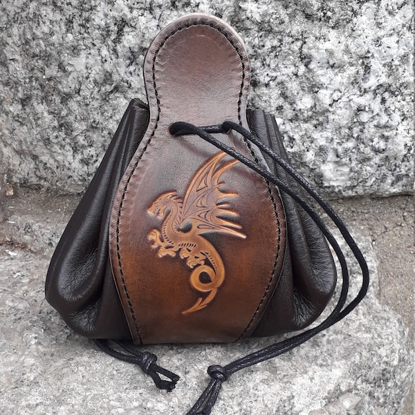 Leather pouch , Flying Dragon design , "marron chêne " on photo (16 colors available)