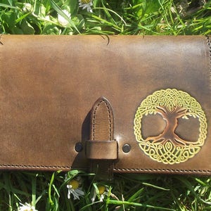 Cartera grande de piel, decoración árbol de la vida "compañero", color marrón roble (16 colores a elegir)