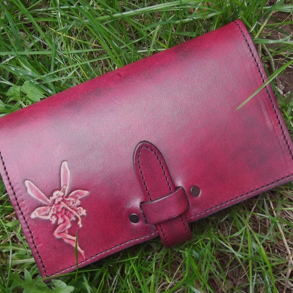 Grand portefeuille en cuir , fabrication artisanale," compagnon  " décor fée , rouge ( nombreux coloris au choix )