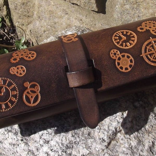 Leather pencil case , stampunk design  (colour "marron-chêne" on the photo )