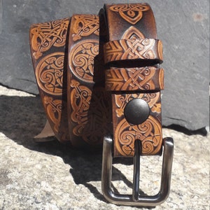 Leather belt 3 cm wide, Celtic  design 16 colors available Marron-chêne on photo