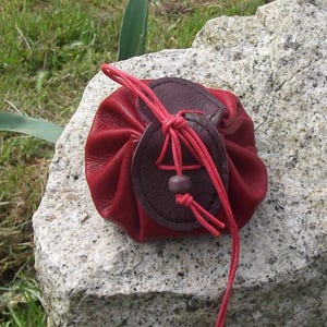 Petite bourse en cuir souple  , plusieurs coloris disponibles