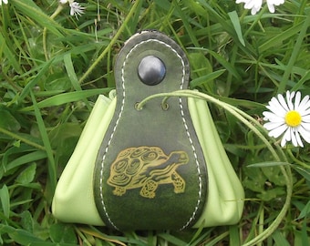 Leather pouch , turtle design , colour "vert anis/green" (16 colors available)