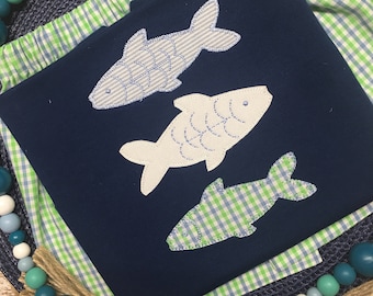 Ensemble short garçon avec motif poisson : tenue d'été faite main