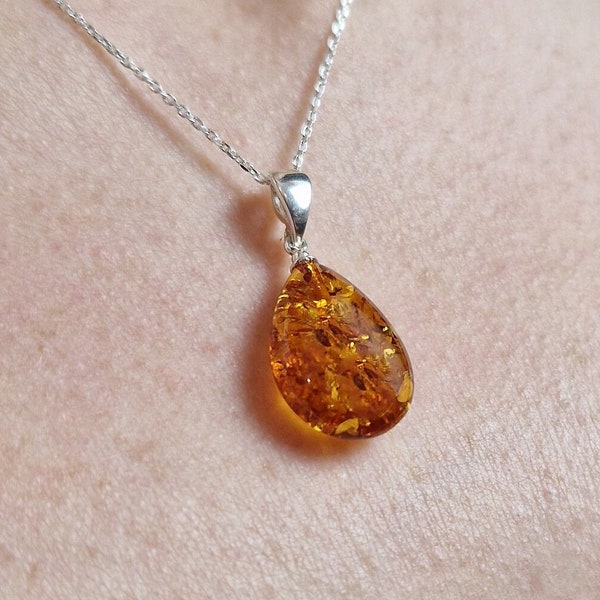 Natural Dainty Classic Teardrop Honey Baltic Amber Pendant Silver, Gemstone Drop Gift Women, Small Amber Gold Jewelry Charm Necklace Gifts