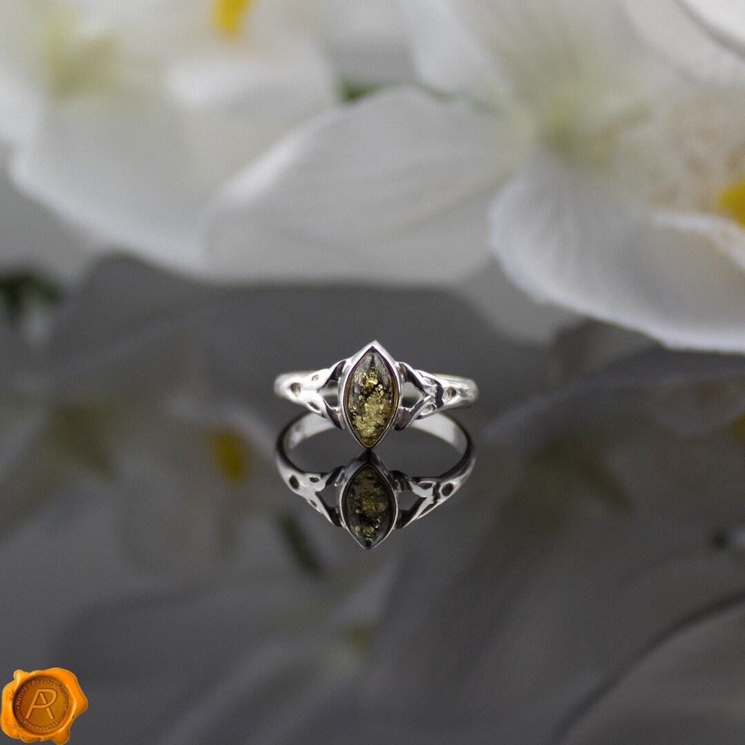 Green Amber Celtic Oval Ring - Sterling Silver 925 Women's Jewelry
