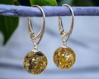 Pendientes de lágrima redonda con gota de ámbar verde delicado regalo para mujeres, pendientes terrosos de plata de ley con gota de piedras preciosas, pendientes pequeños de joyería de bola de ámbar