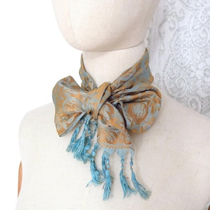 Vintage 1920er 1930er 1940er Jahre Powder Blue Gold gewebte Blumenseide Fransen gemusterte Schal Schal Krawatte