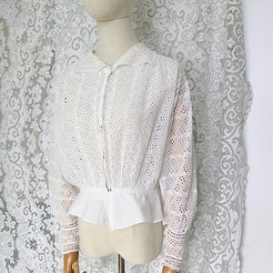 Antique 1910s French Edwardian Victorian White Cotton Broderie Anglaise Lace Bracelet Length Sleeve Lawn Blouse