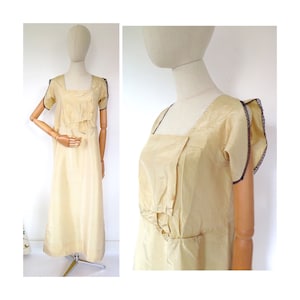 Antique Edwardian 1900s 1910s Cream Silk? Taffeta Teens Under-Dress Lingerie Slip Day Dress