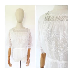 Antique 1910s French Edwardian Victorian White Semi-Sheer Embroidered Cotton Lace Half Sleeve Blouse