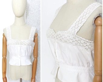 Camisola de encaje con monograma de algodón blanco, estilo victoriano francés, de los años 1900 y 1910, estilo lencería, corsé y blusa sin mangas.