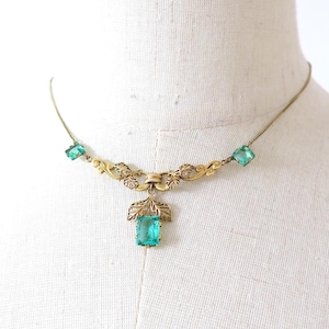 Antique Art Deco 1930s Etruscan Style Gold Tone Green Czech Glass Pendant Costume Dress Necklace Jewellery