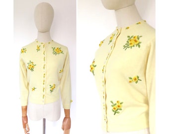 Vintage 1940s 1950s Yellow Green Floral Embroidered Lambswool Lined Cardigan Knitwear