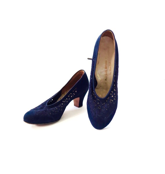 van dal navy shoes