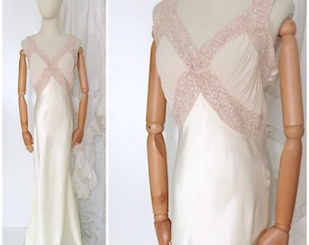 Antieke vintage jaren 1930 jaren 1940 deco lichtgele vla ecru kanten chiffon satijnen lingerie slipdress