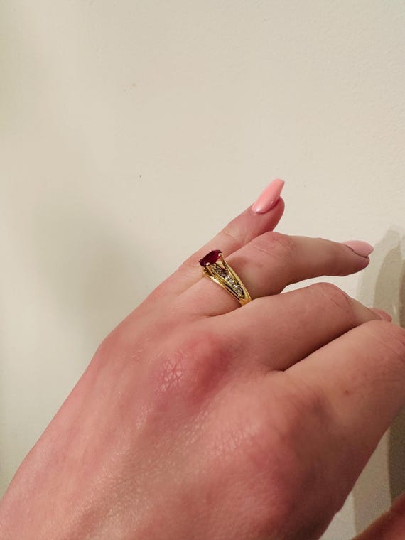 14kt  solid yellow gold ruby vintage ring - image 7