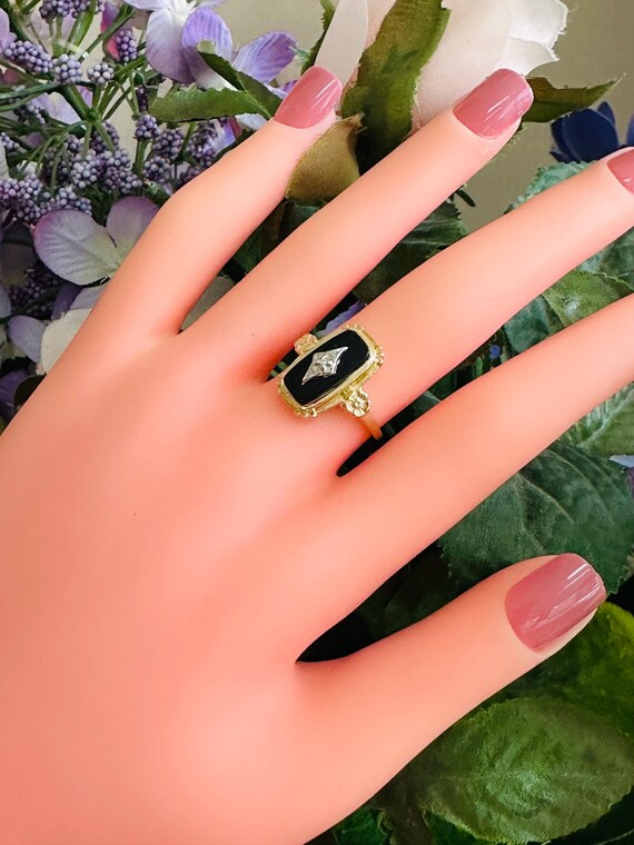14kt yellow solid gold onyx ring - image 7