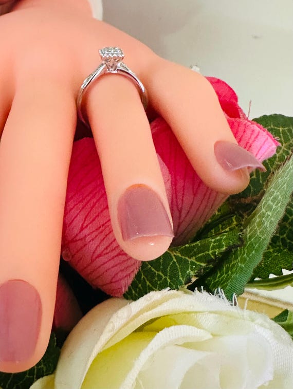 10kt  solid white gold diamond ring pre- owned - image 8