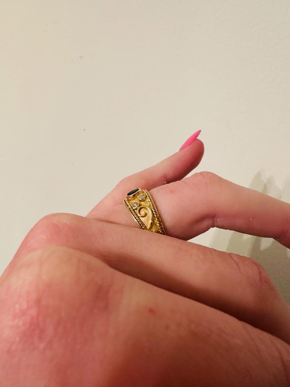 14kt yellow solid gold emerald ring - image 6