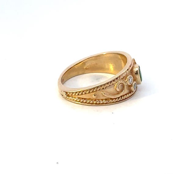 14kt yellow solid gold emerald ring - image 2