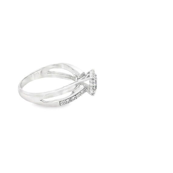 10kt  solid white gold diamond ring pre- owned - image 4