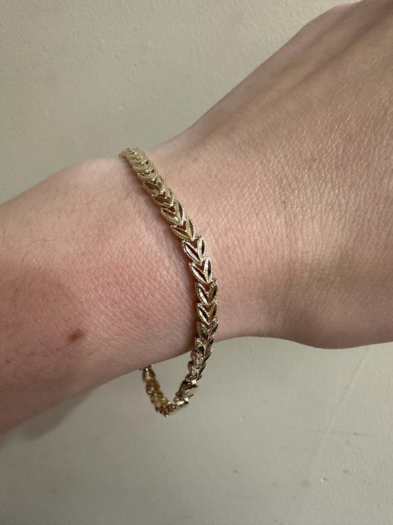 14kt yellow solid gold leaf link bracelet - image 3