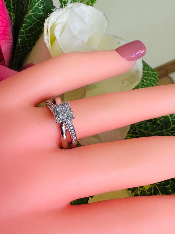 10kt  solid white gold diamond ring pre- owned - image 7