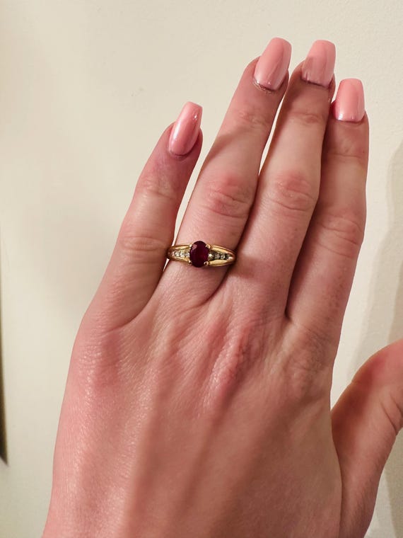 14kt  solid yellow gold ruby vintage ring - image 8