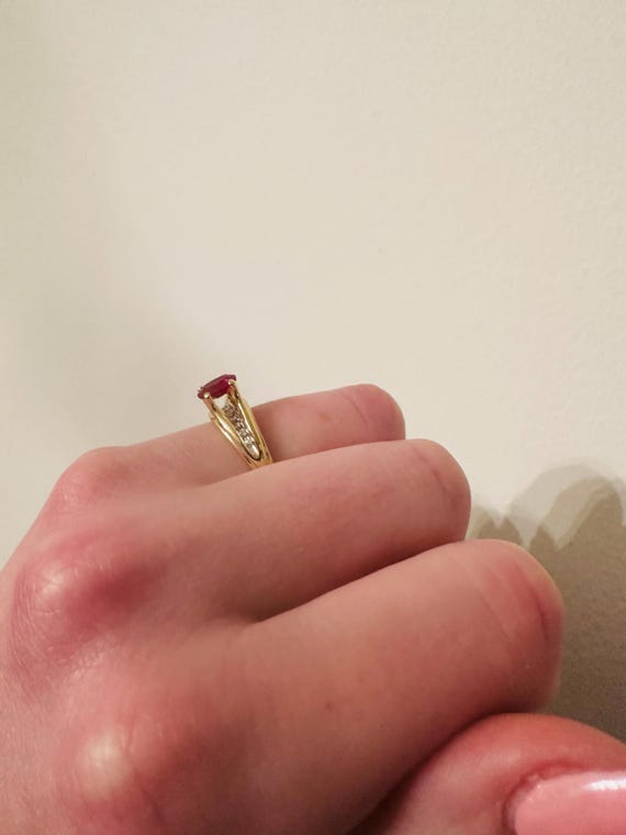 14kt  solid yellow gold ruby vintage ring - image 9