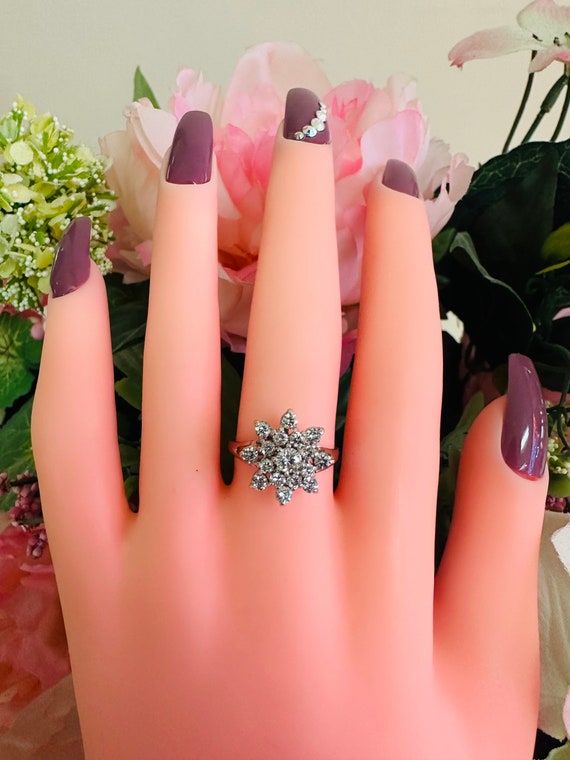 14KT White solid Gold Cluster Diamond  Ring Vinta… - image 6