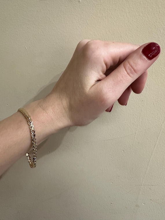 14kt yellow solid gold leaf link bracelet - image 2