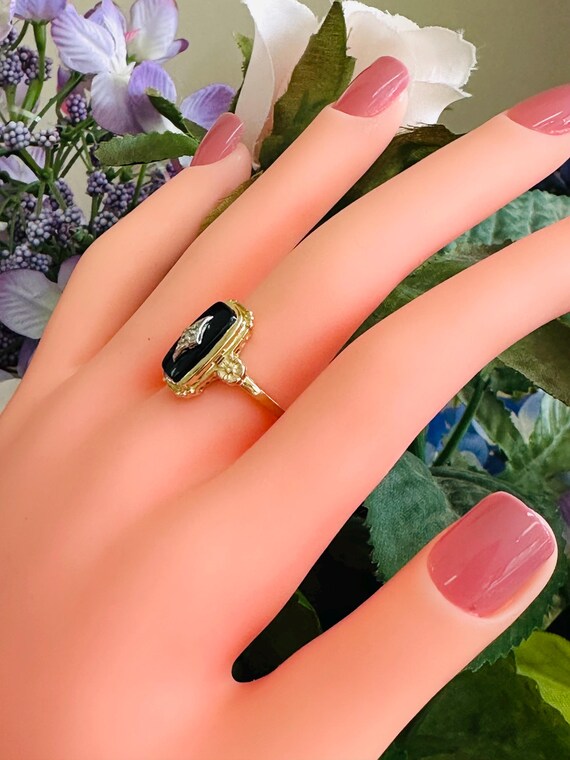 14kt yellow solid gold onyx ring - image 8