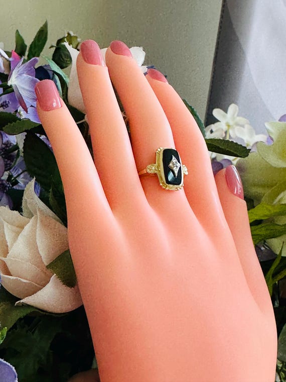 14kt yellow solid gold onyx ring - image 10