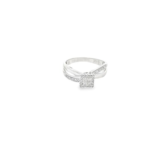 10kt  solid white gold diamond ring pre- owned - image 3