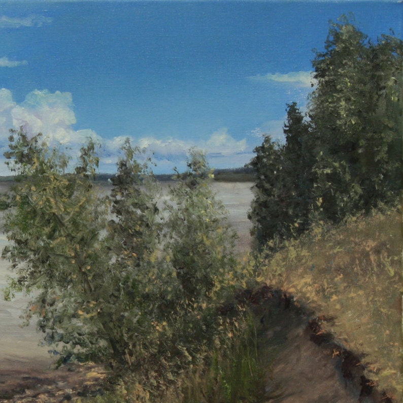K&ouml;nnte beinhalten: &Ouml;lgem&auml;lde einer Landschaft mit einem Fluss oder See unter blauem Himmel mit wei&szlig;en Wolken. Gr&uuml;ne B&auml;ume und Bl&auml;tter umgeben das Wasser, mit einem Pfad im Vordergrund.