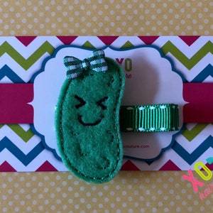 Pickle Hair Clip, Pickle Clippy, Pickle Feltie,Foody Hair Clip, Pickle Lover Gift, Pigtail Clips, Hair Bow, XoXo Hair Clips, XoXo Amour,
