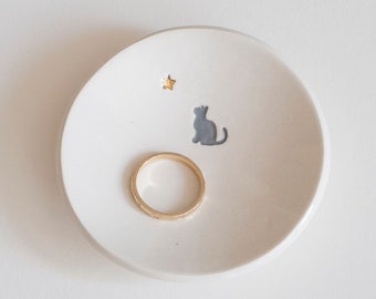 ceramic: GREY CAT Ring Dish with genuine 22k Gold Star - small 3" dish for Cat Lovers, made in usa