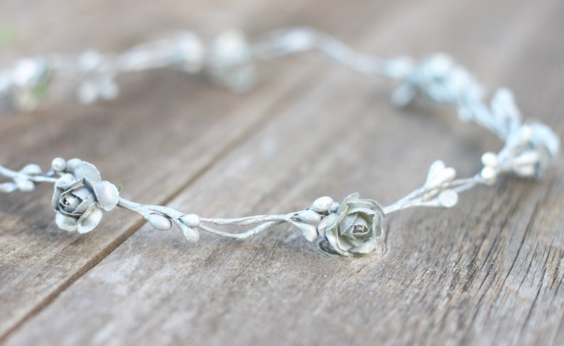 Brides, how are you accessorizing your hair? or how did you? 1
