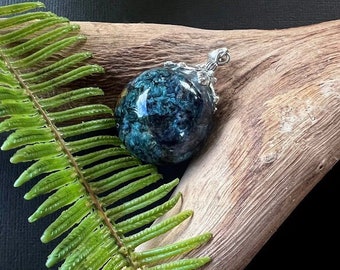 Blue Gypsophila Necklace, Dry Botanical Flowers Necklace, Blue Gypsophila Resin Necklace, Crystal Resin Necklace, Blue Gypsophila Pendant