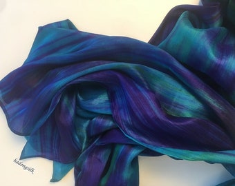 Bufanda de seda morera ombré hecha a mano: azul, morado y verde